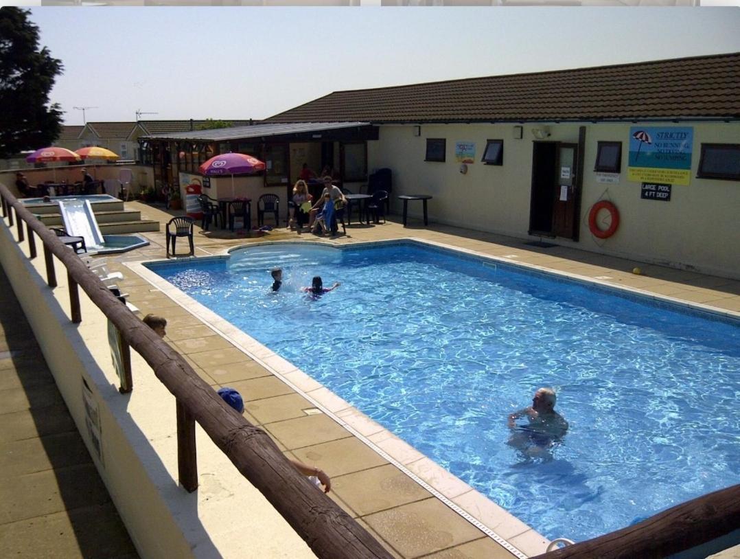 Ocean View 95 Hotel Trimingham Ngoại thất bức ảnh